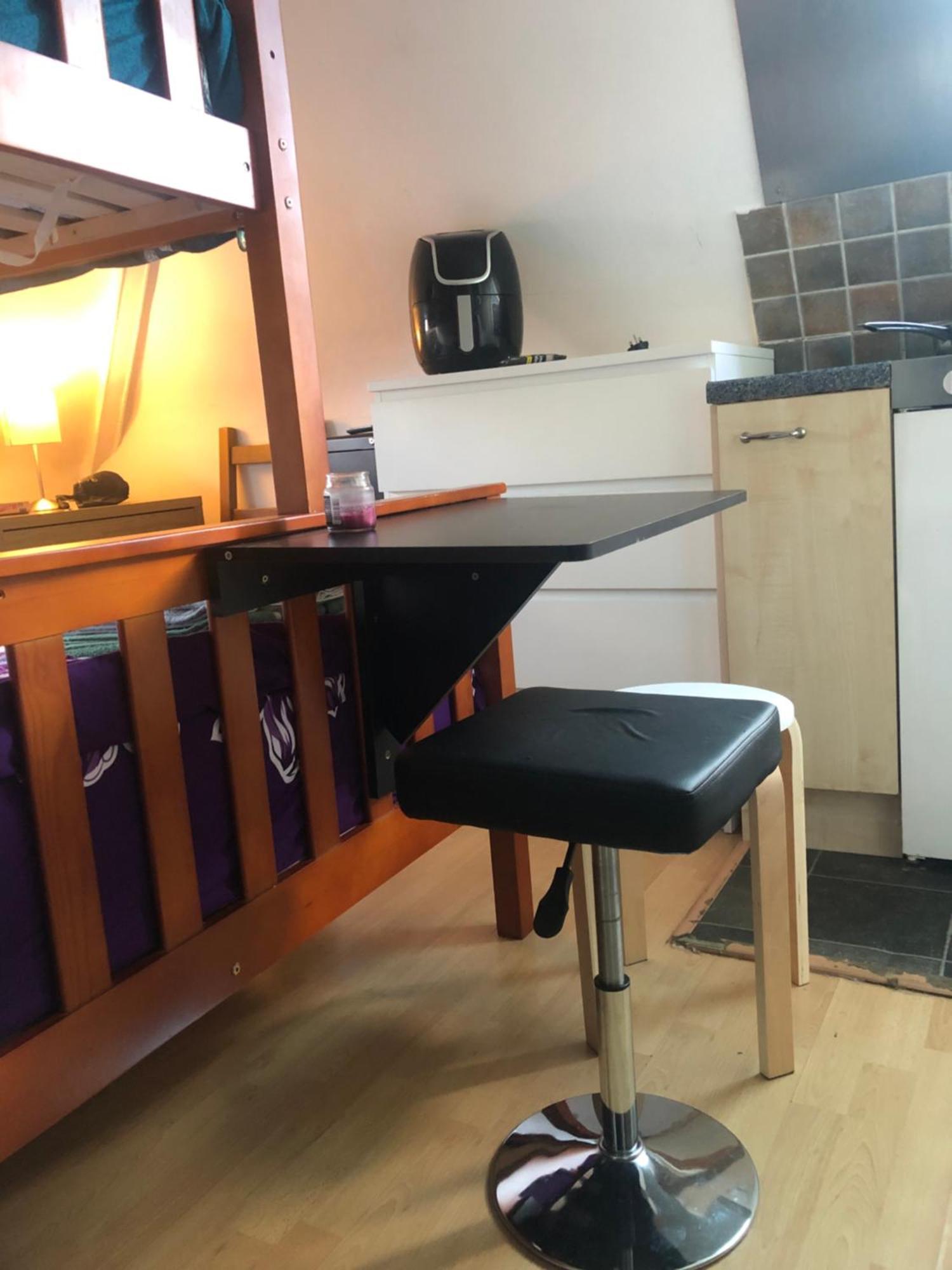 Apartmán Peaceful Studio-Flat With Driveway In Golders Green Londýn Exteriér fotografie