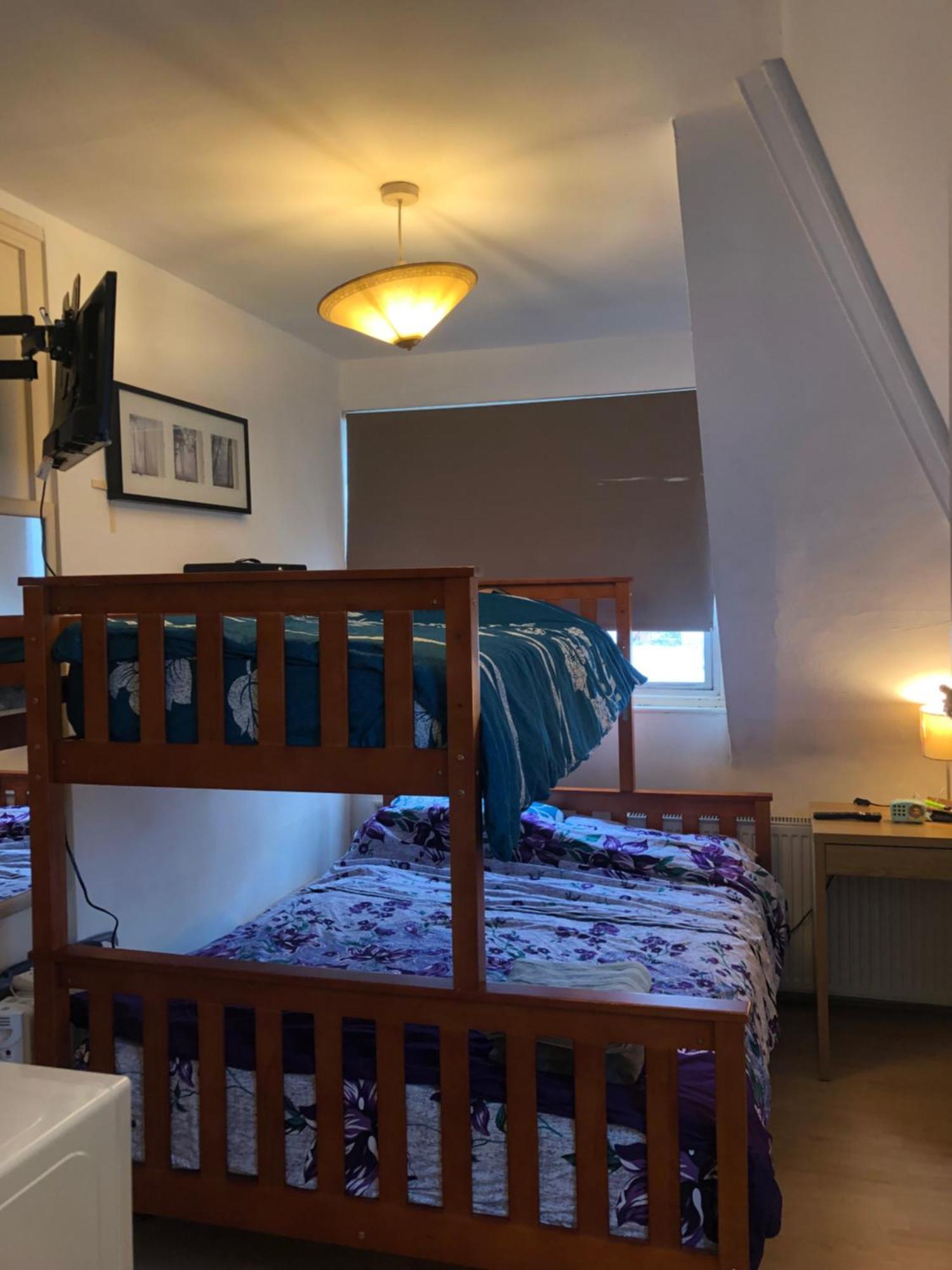 Apartmán Peaceful Studio-Flat With Driveway In Golders Green Londýn Exteriér fotografie
